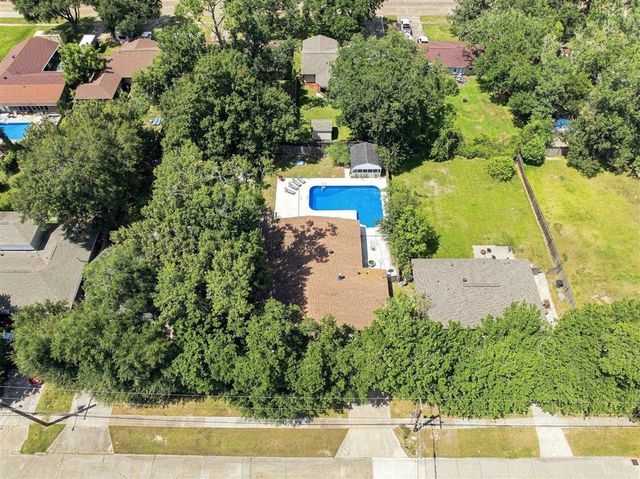 1005 Cherryhill Street, Lake Charles, LA 70607