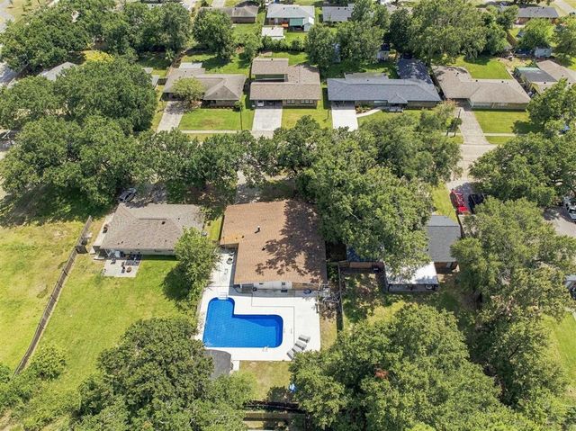 1005 Cherryhill Street, Lake Charles, LA 70607