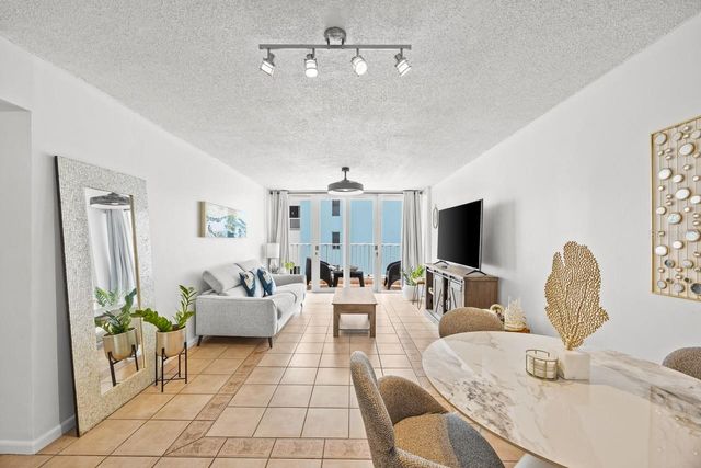 3409 AVE. ISLA VERDE 501, Carolina, PR 00979