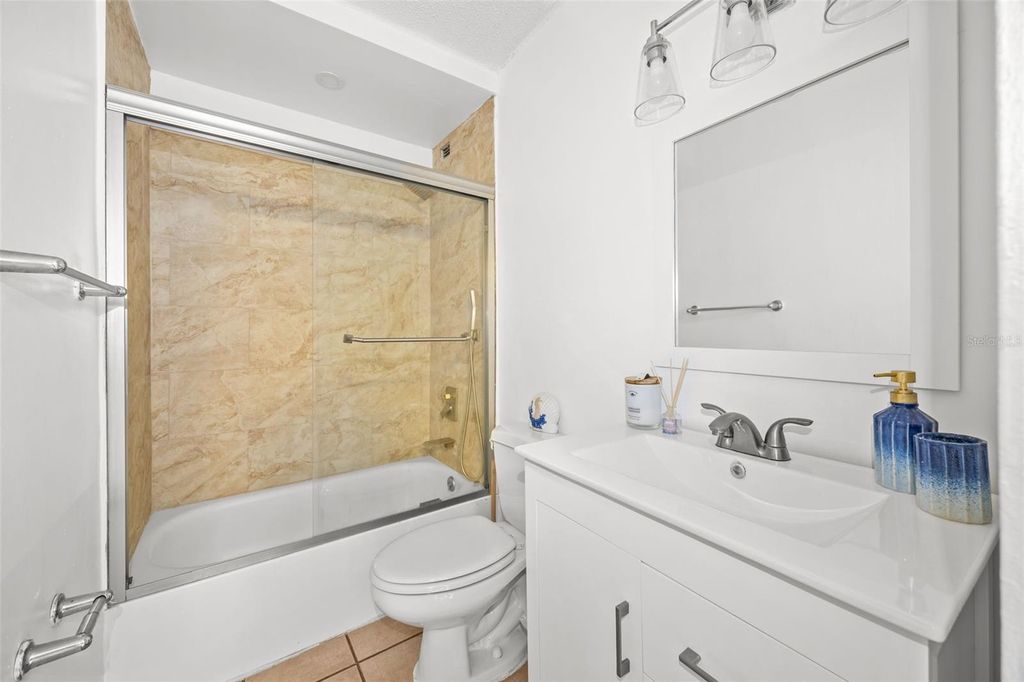 Image 9 of property listing at 3409 AVE. ISLA VERDE 501, Carolina, PR 00979