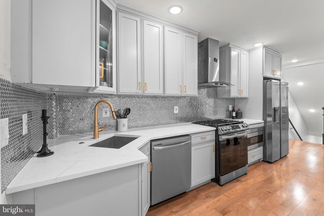 1011 E BIDDLE ST, Baltimore, MD 21202