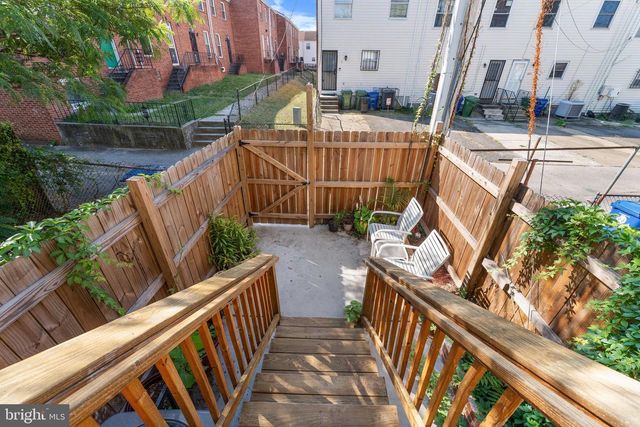 1011 E BIDDLE ST, Baltimore, MD 21202