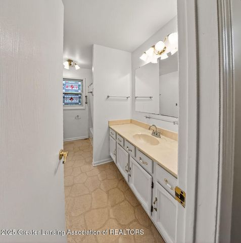 209 Peachtree Place, Mason, MI 48854