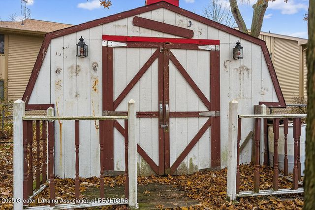 209 Peachtree Place, Mason, MI 48854