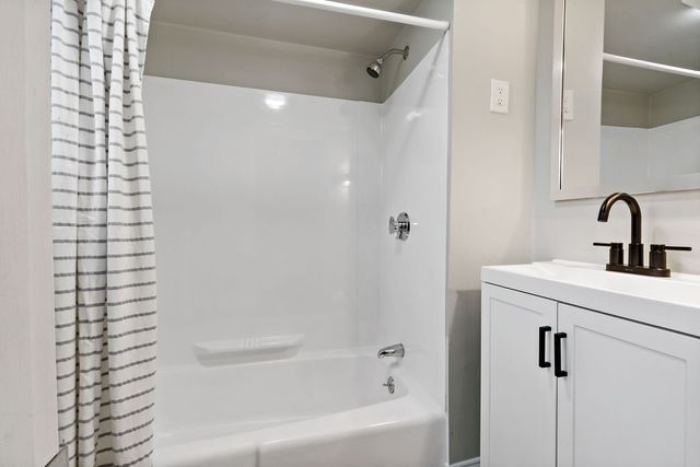 33 Arland Drive, Pawtucket, RI 02861