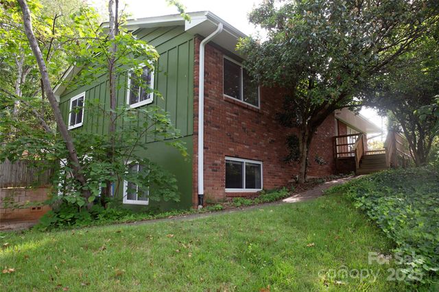 3 Quail Cove Road, Asheville, NC 28804