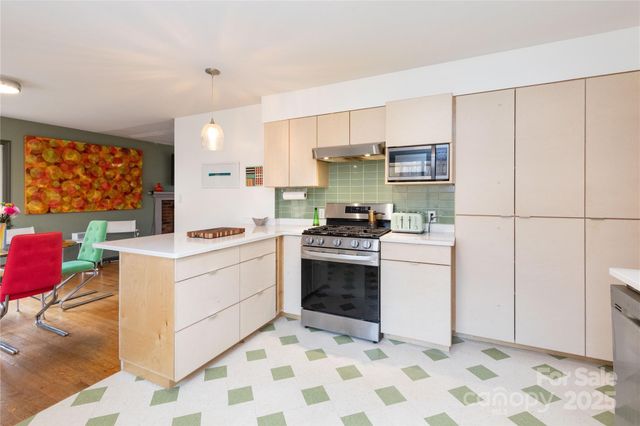 3 Quail Cove Road, Asheville, NC 28804