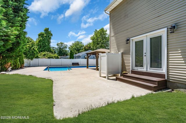 253 Lake Shore Drive, Brick, NJ 08723