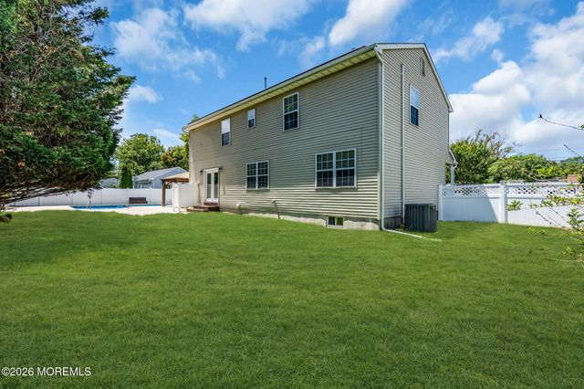 253 Lake Shore Drive, Brick, NJ 08723