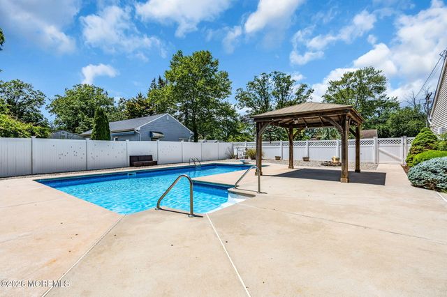 253 Lake Shore Drive, Brick, NJ 08723