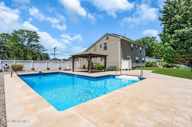 253 Lake Shore Drive, Brick, NJ 08723