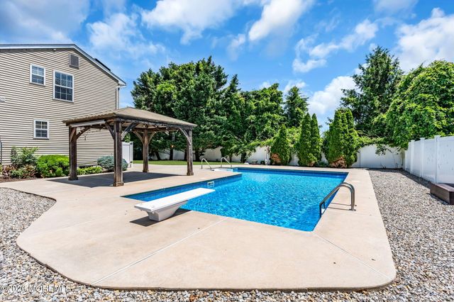 253 Lake Shore Drive, Brick, NJ 08723