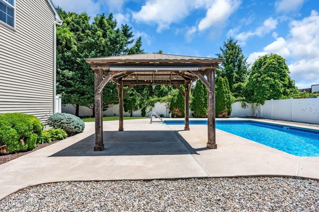 253 Lake Shore Drive, Brick, NJ 08723