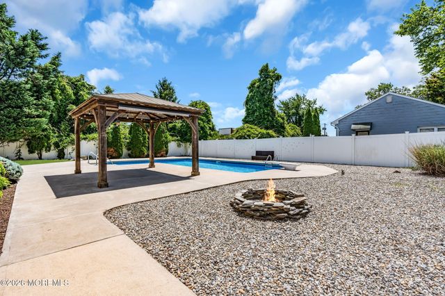 253 Lake Shore Drive, Brick, NJ 08723