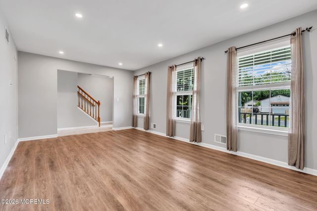 253 Lake Shore Drive, Brick, NJ 08723