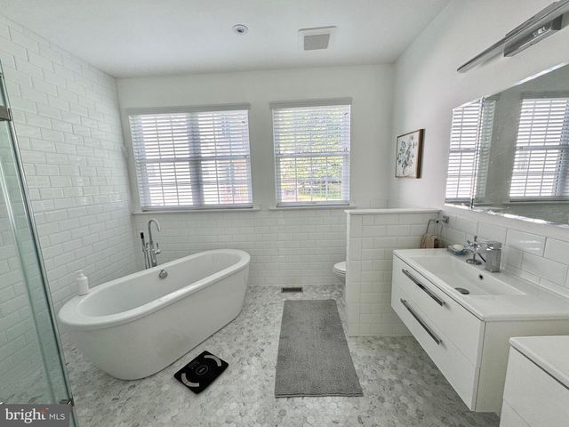 1045 WEST AVE, Springfield, PA 19064