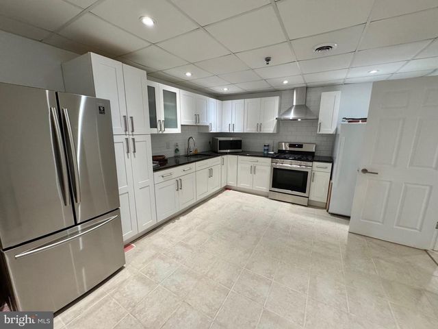 1045 WEST AVE, Springfield, PA 19064