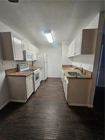 1265 Kendall Drive 2511, San Bernardino, CA 92407