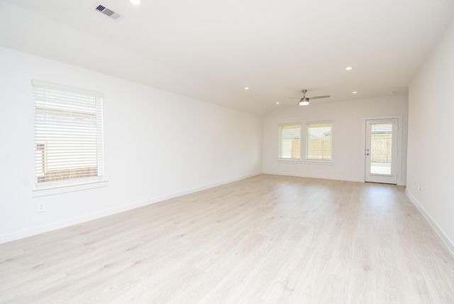5147 Hunters Trail, Fresno, TX 77545