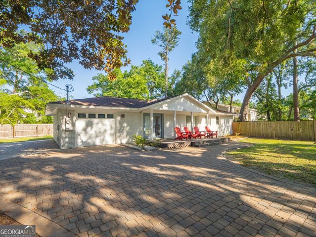 900 Mallery Street, St. Simons, GA 31522