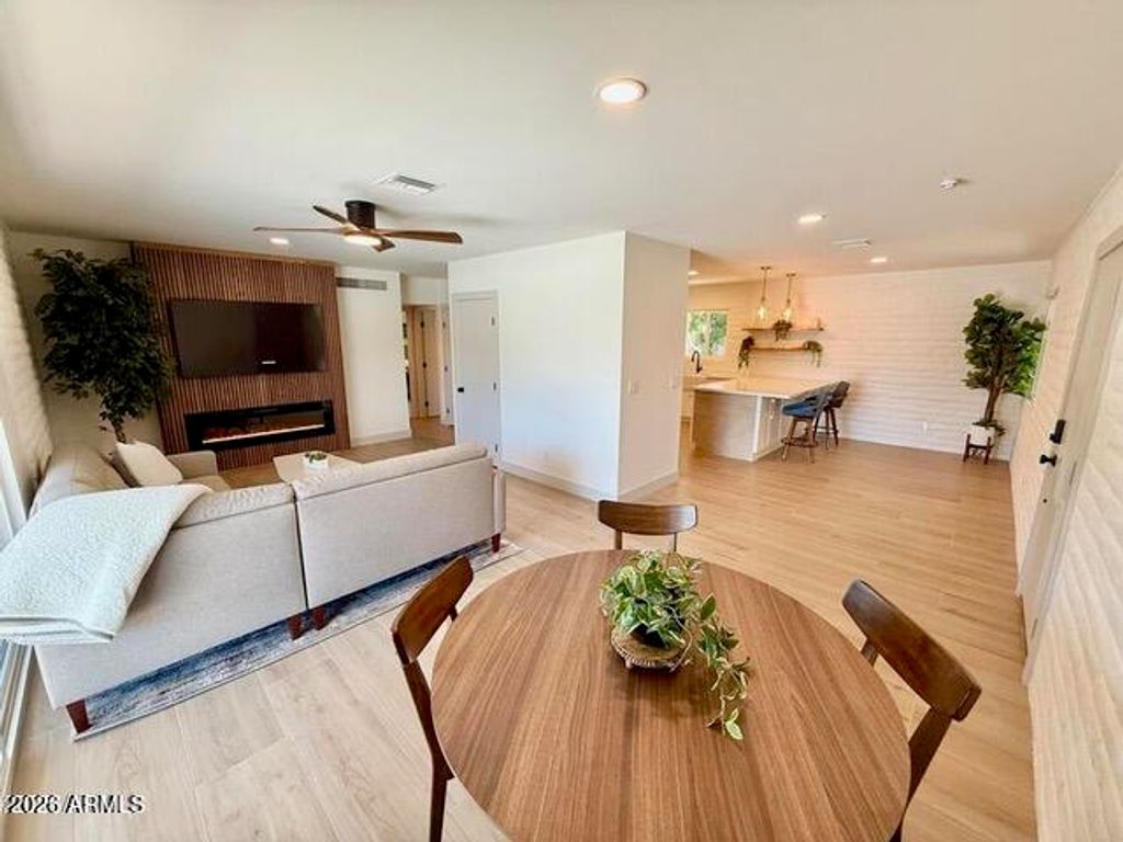 1901 E MISSOURI Avenue 220, Phoenix, AZ 85016 — exterior