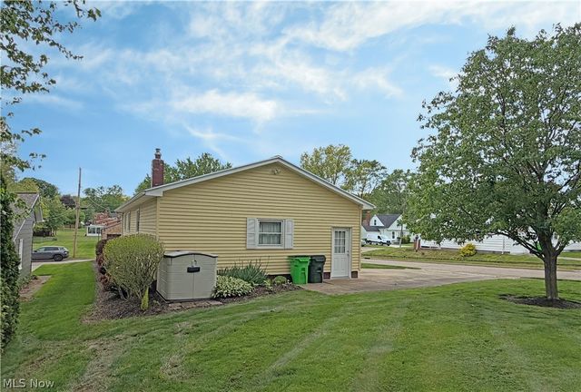502 Wise Avenue SE, North Canton, OH 44720