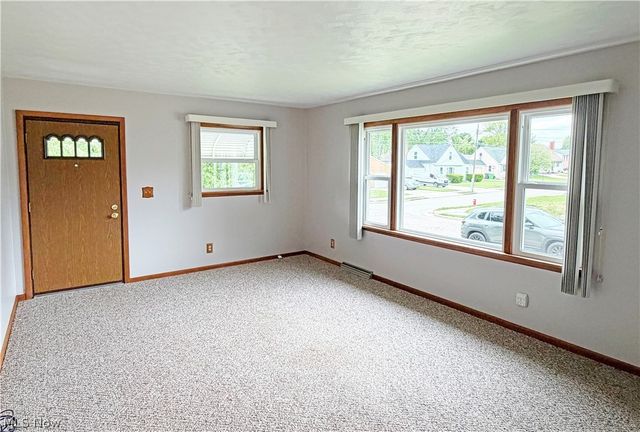 502 Wise Avenue SE, North Canton, OH 44720