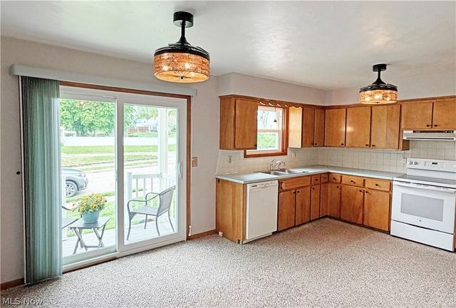 502 Wise Avenue SE, North Canton, OH 44720