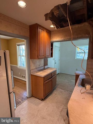 3010 ROGERS DR, Falls Church, VA 22042