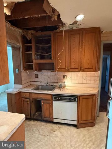 3010 ROGERS DR, Falls Church, VA 22042