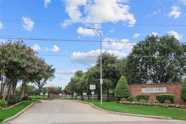 14230 Rim Side Trl, Houston, TX 77045