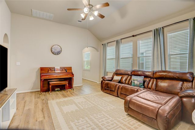 14230 Rim Side Trl, Houston, TX 77045
