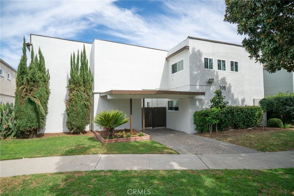 705 E Santa Fe Avenue, Fullerton, CA 92831