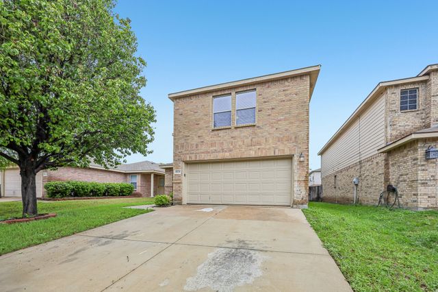 8820 Valley River Drive, Fort Worth, TX 76244