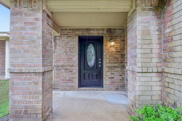 8820 Valley River Drive, Fort Worth, TX 76244