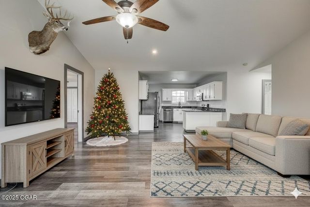 9670 County Lane 116, Carthage, MO 64836