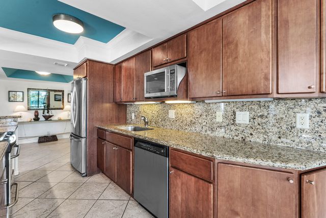 5540 N Ocean Drive 1c, Singer Island, FL 33404