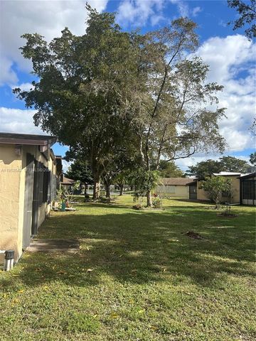 602 Briarwood Cir 4-46, Hollywood, FL 33024