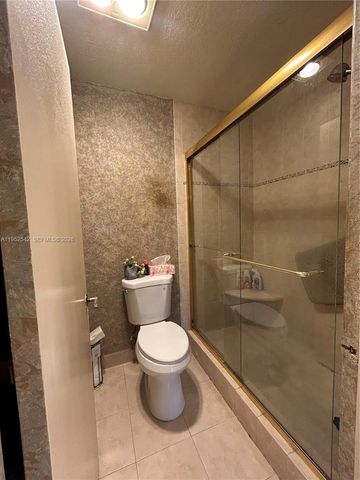 602 Briarwood Cir 4-46, Hollywood, FL 33024