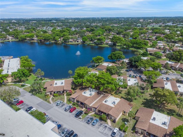 602 Briarwood Cir 4-46, Hollywood, FL 33024