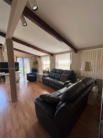 602 Briarwood Cir 4-46, Hollywood, FL 33024