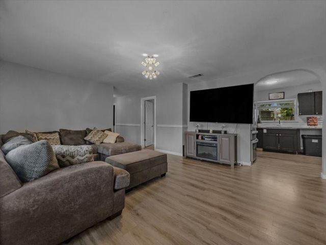 1310 E Inwood Drive, Arlington, TX 76010