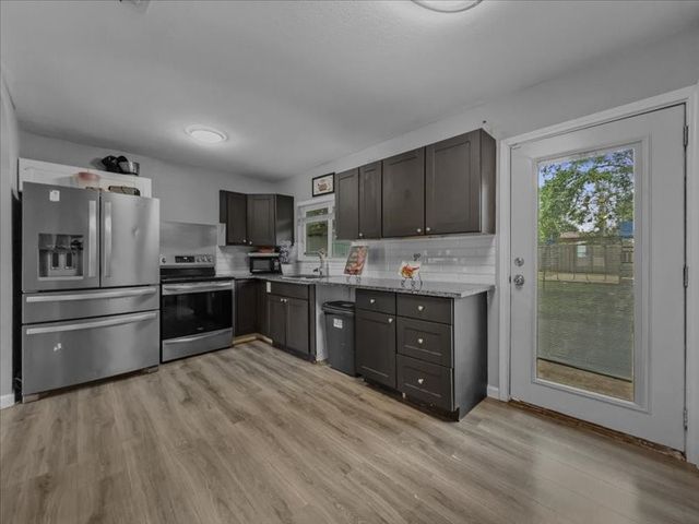 1310 E Inwood Drive, Arlington, TX 76010