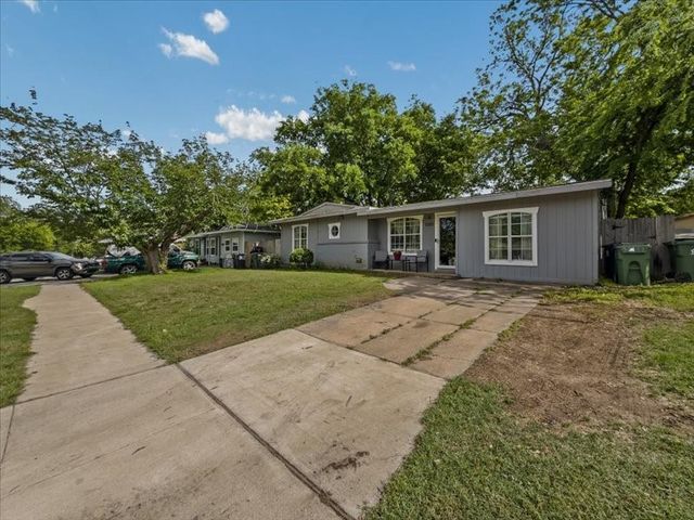 1310 E Inwood Drive, Arlington, TX 76010