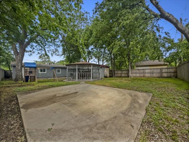 1310 E Inwood Drive, Arlington, TX 76010