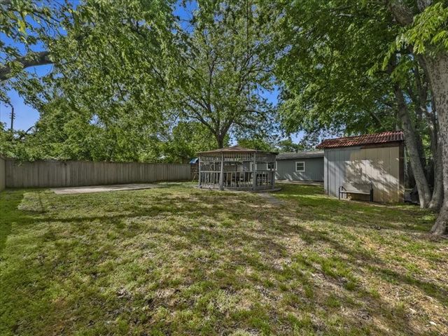 1310 E Inwood Drive, Arlington, TX 76010