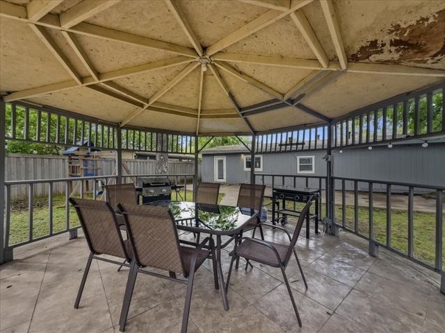 1310 E Inwood Drive, Arlington, TX 76010