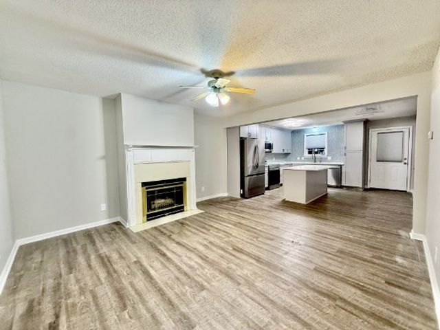 1645 Baltimore Dr, Clarksville, TN 37043