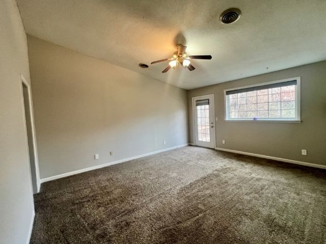 1645 Baltimore Dr, Clarksville, TN 37043