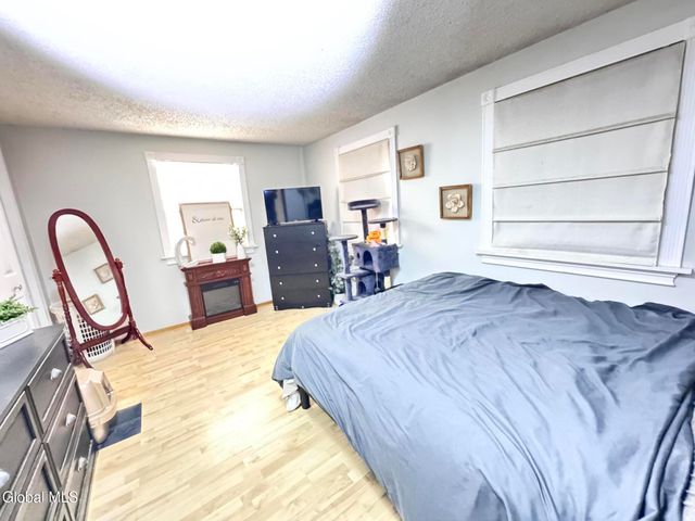 577 McQueen Road, Perth, NY 12010